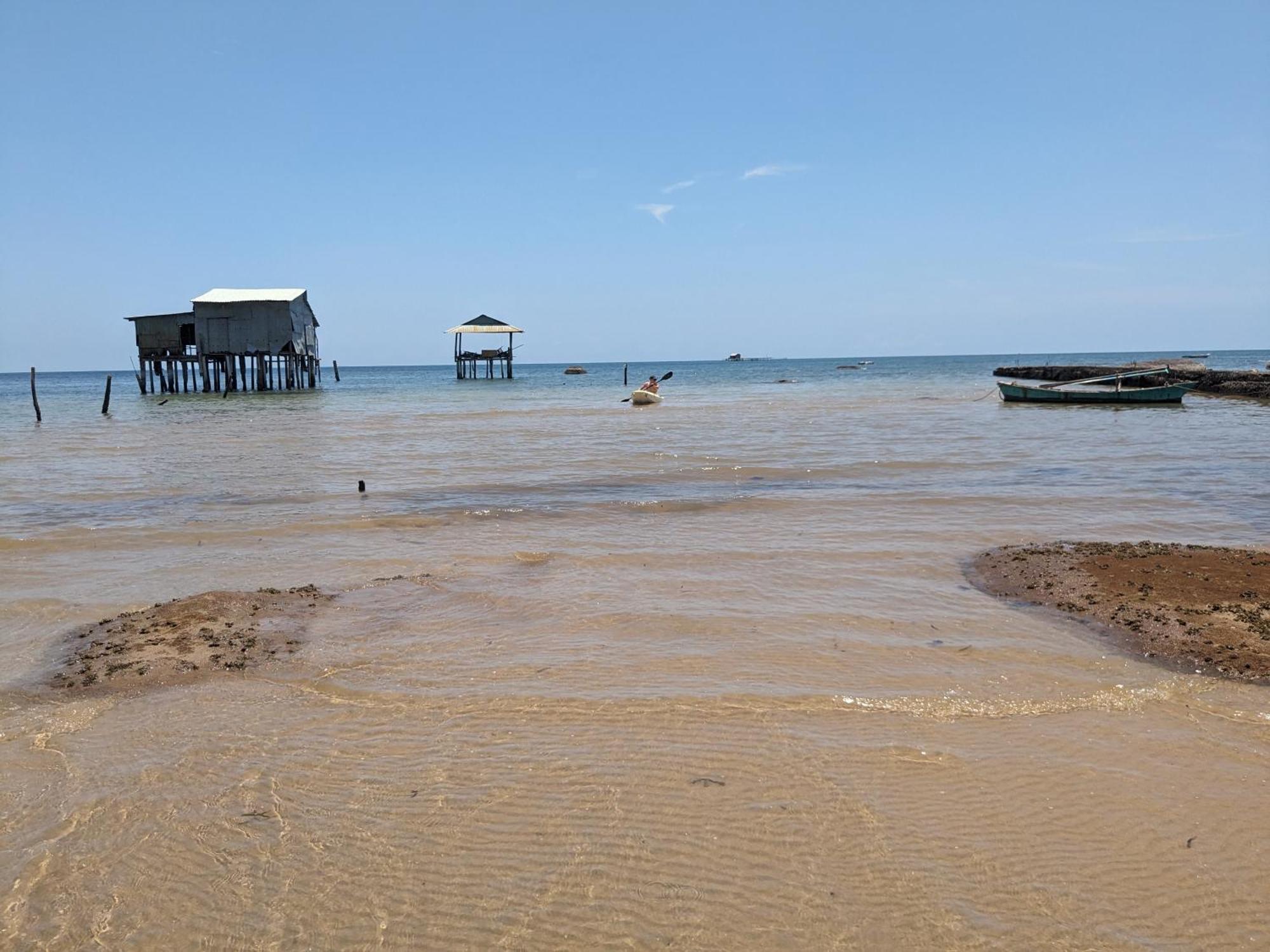 Rorys Beach Bar Дуонг-Донг Экстерьер фото